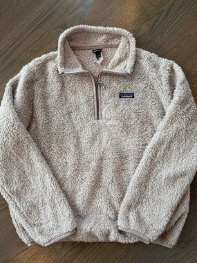 NEW WO TAG PATAGONIA Women’s  Tan Oatmeal Sherpa Half-Zip Pullover Size Large